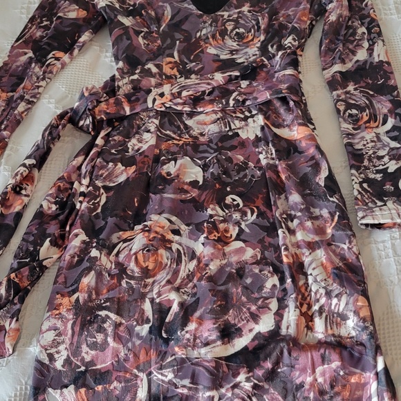 *New with Tags!* bebe XS Floral-Print Tie-Front Midi Dress - Picture 3 of 5